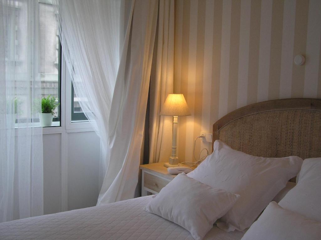 Hotel Central By Myhousespain Хихон Номер фото
